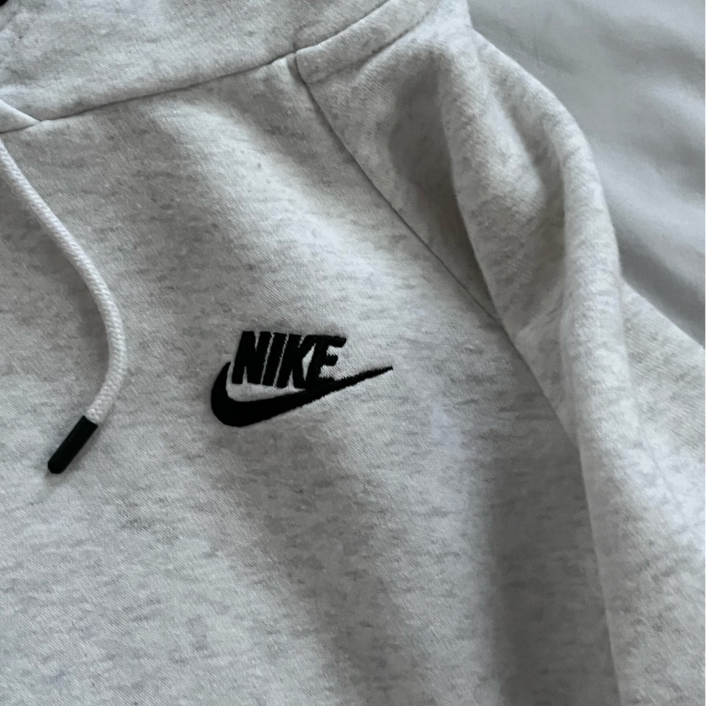 white nike hoodie! size small